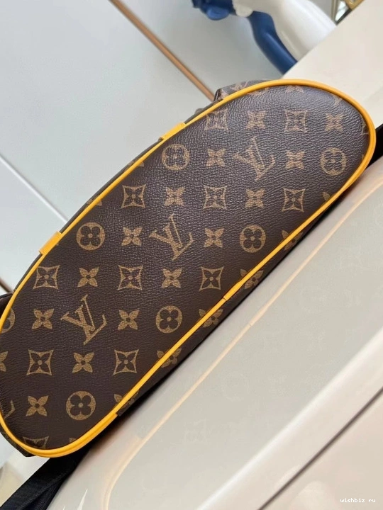 WIS MM-38*44*12.5CM Christopher Backpack Louis Vuitton 1202